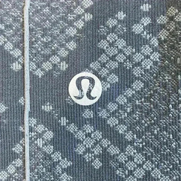 Lululemon Ebb to Street Pants Leggings in a Grey Snakeskin print - Picture 4 of 8